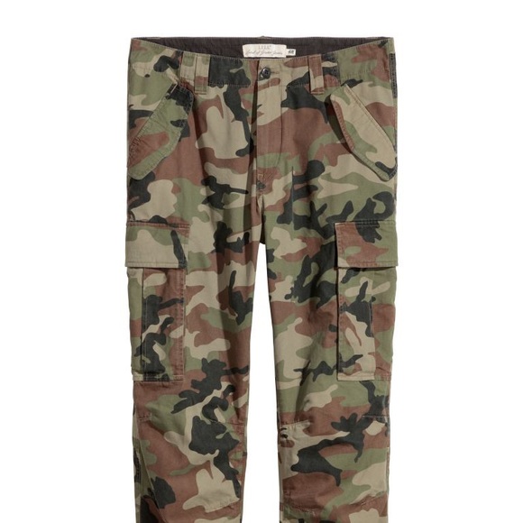 H&M Other - H&M cargo camo pants 33x32